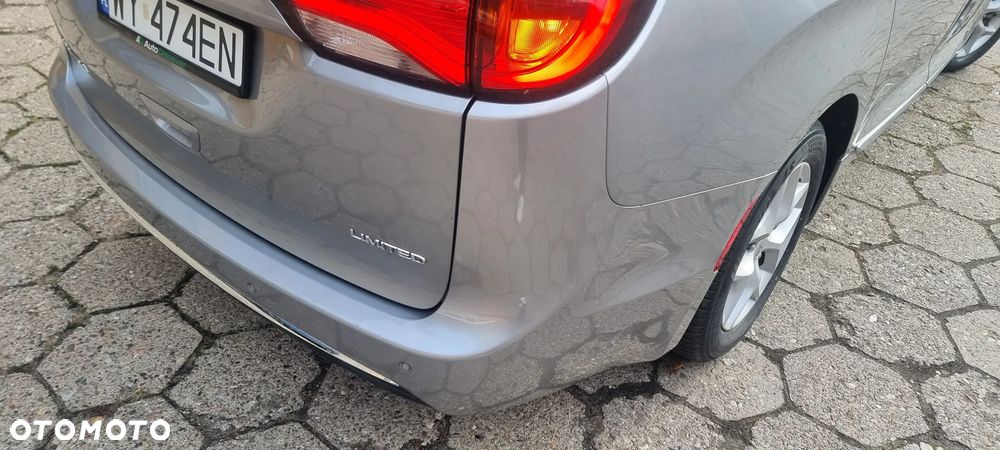 Chrysler Pacifica - 13