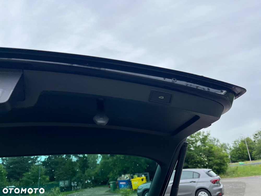 Skoda Octavia 2.0 TDI DSG RS - 10