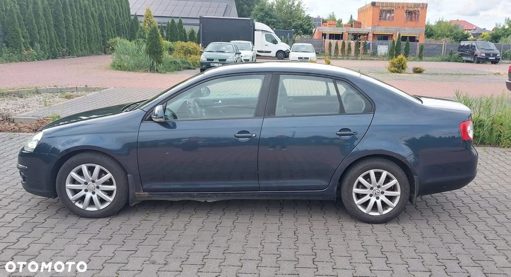 Volkswagen Jetta 1.9 TDI Trendline - 3