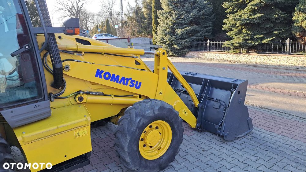 Komatsu WB93R - 3