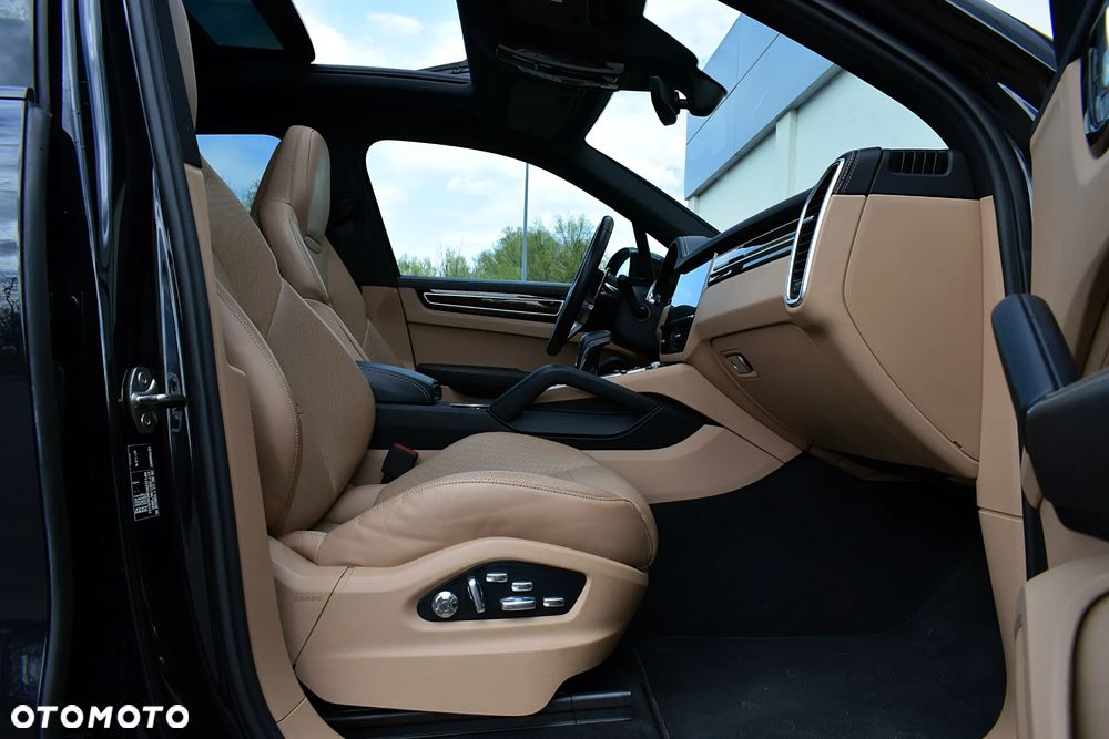 Porsche Cayenne Platinum Edition - 8