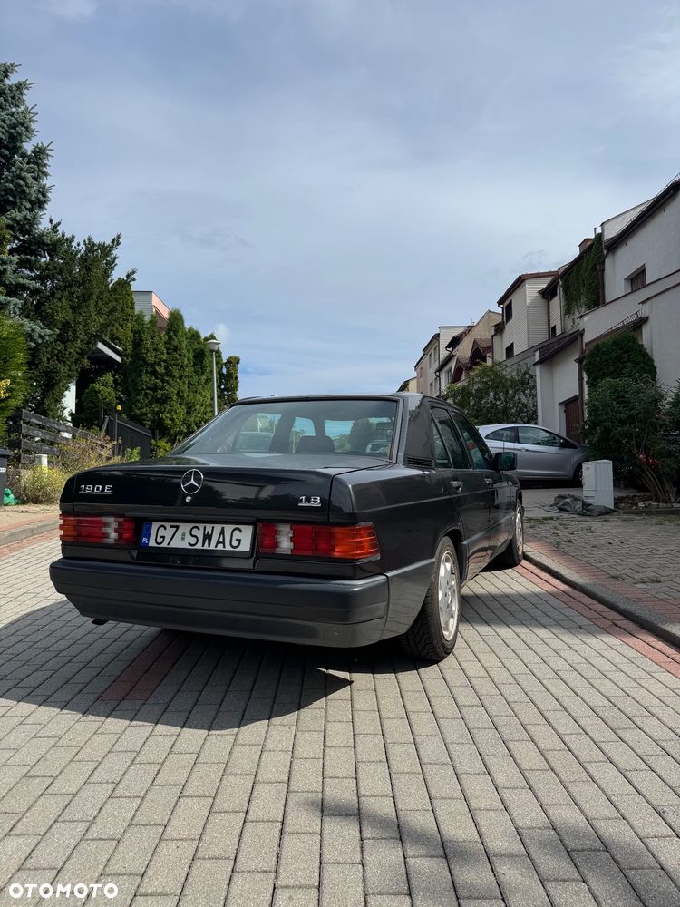 Mercedes-Benz W201 (190) - 12