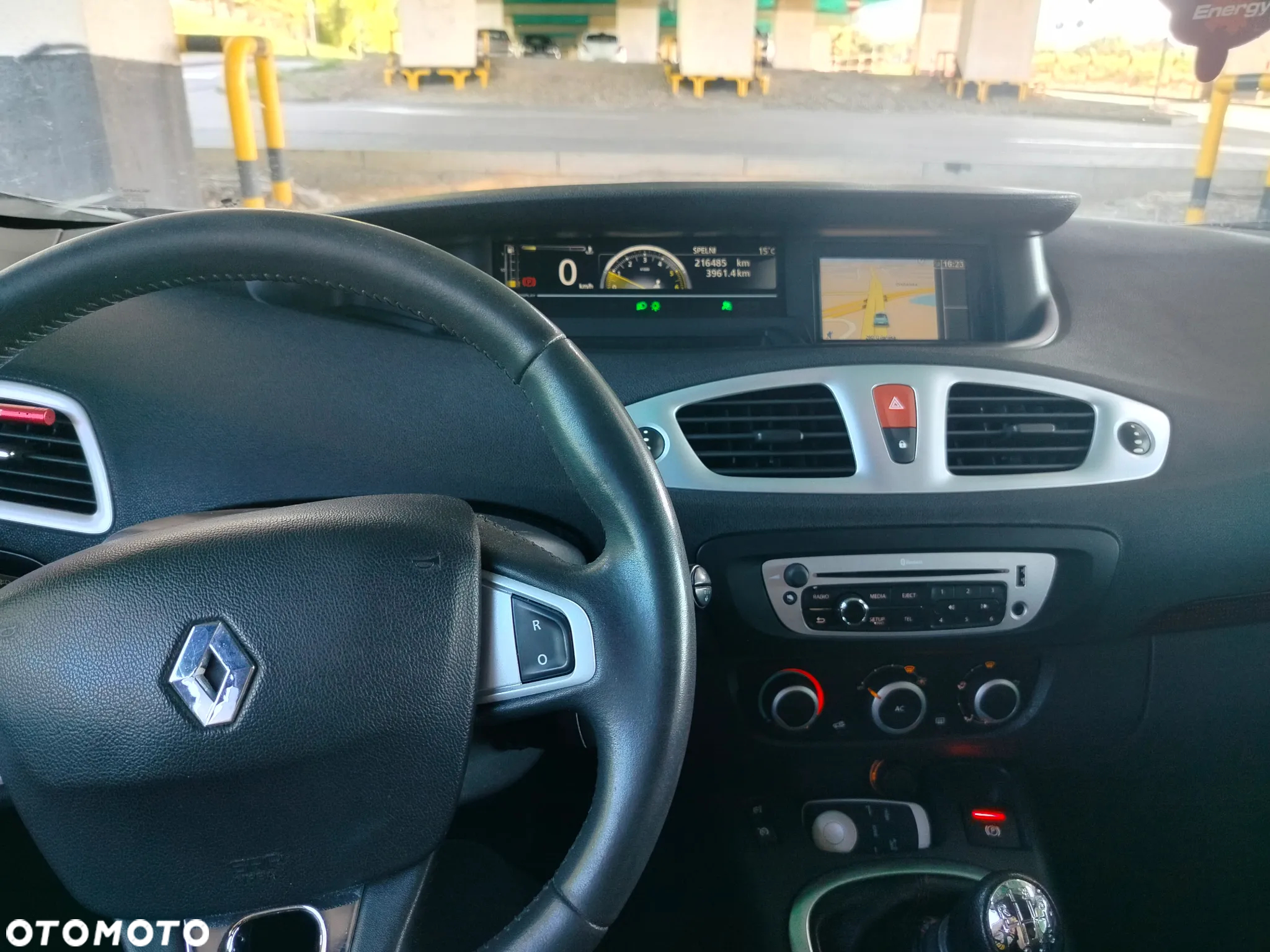 Renault Scenic - 8