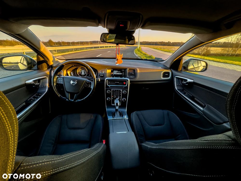 Volvo V60 D2 Geartronic Powershift - 9