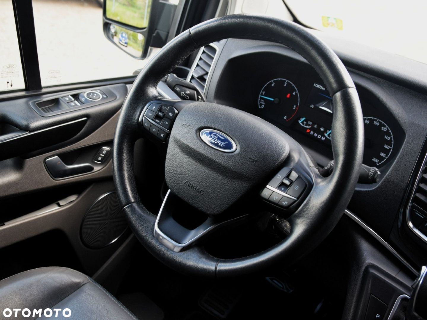Ford Tourneo Custom - 18