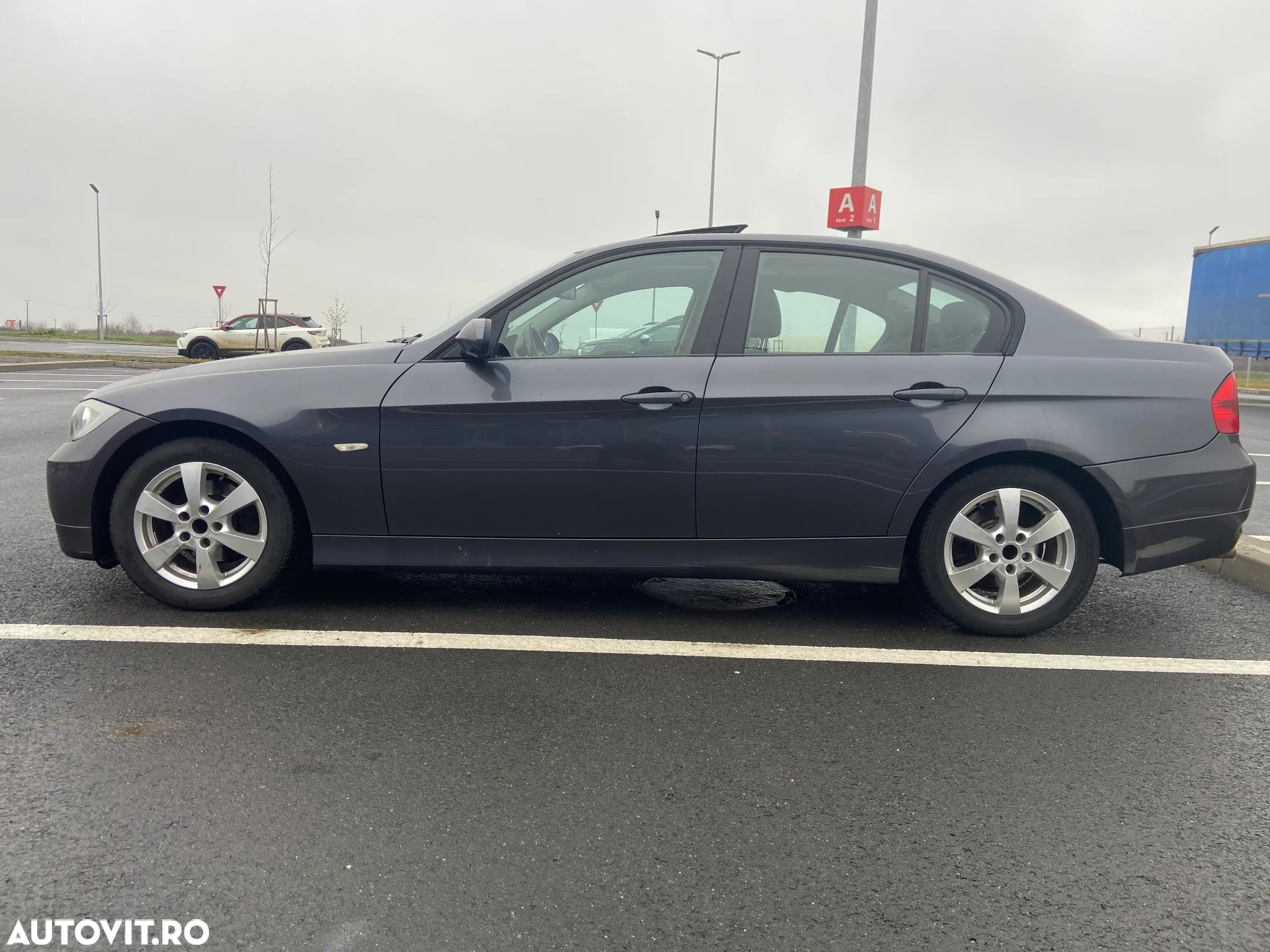 BMW Seria 3 318i - 3