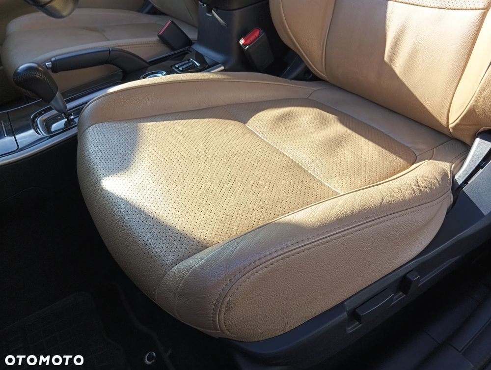 Mitsubishi Outlander 2.0 Intense + Navi 4WD CVT - 12