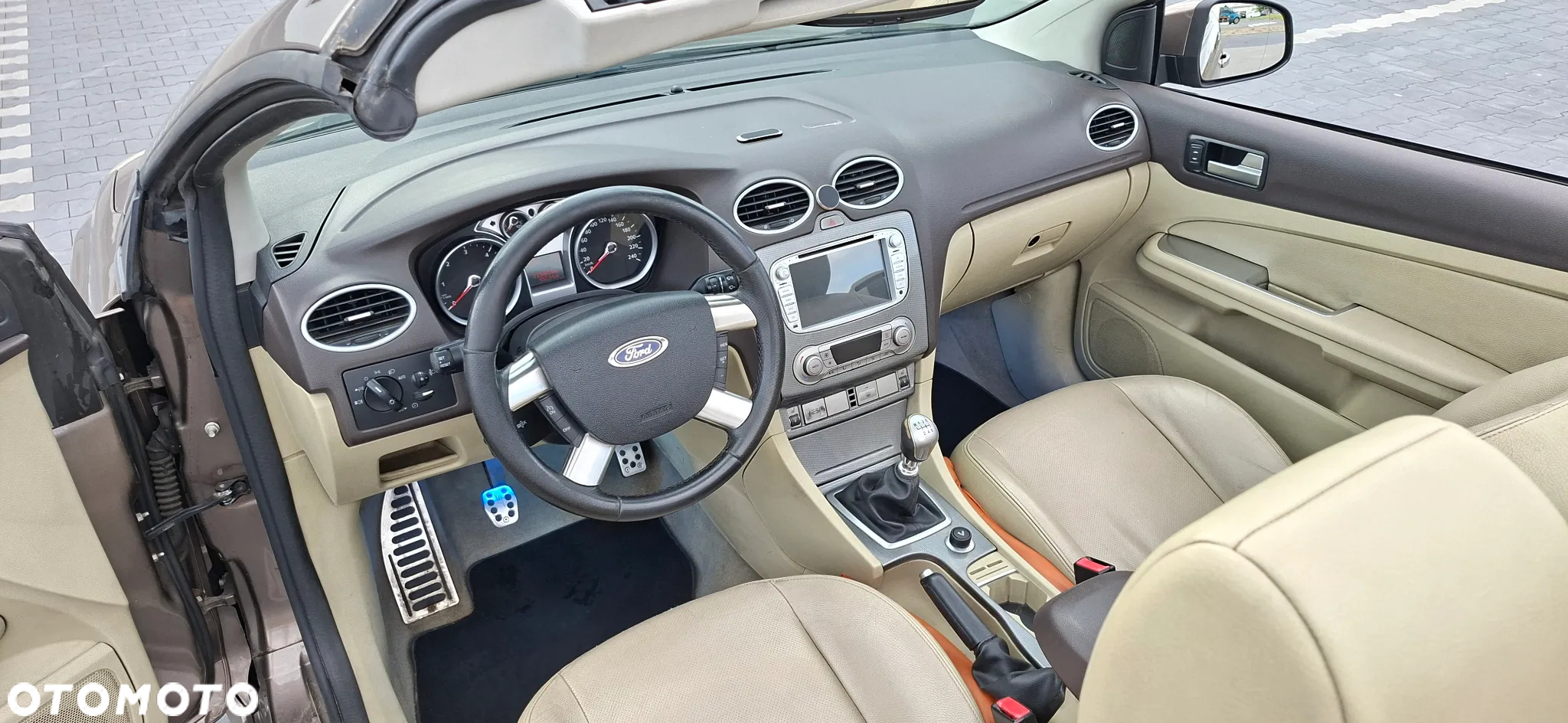 Ford Focus Coupe-Cabriolet 2.0 TDCi DPF Titanium - 10