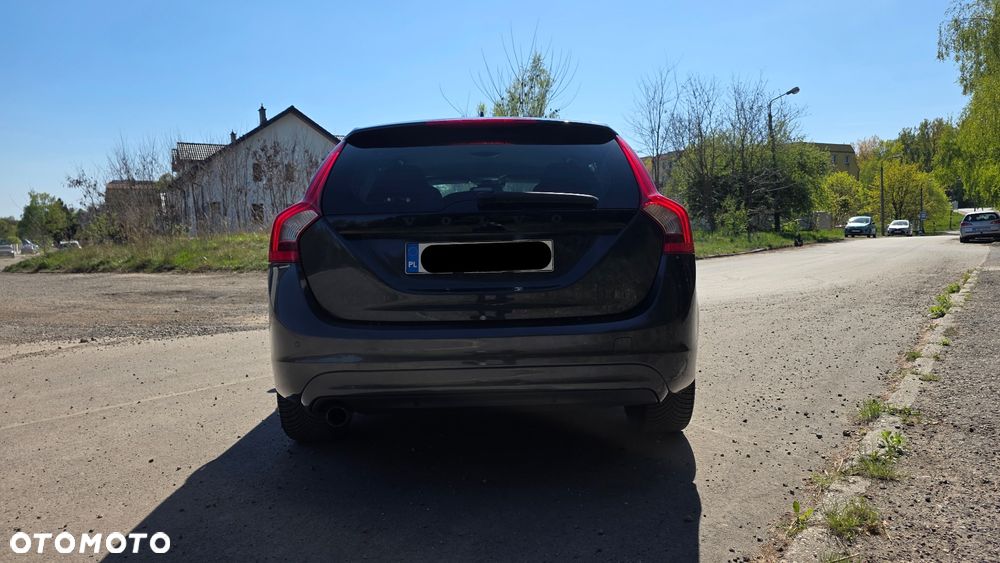 Volvo V60 D4 Momentum - 4