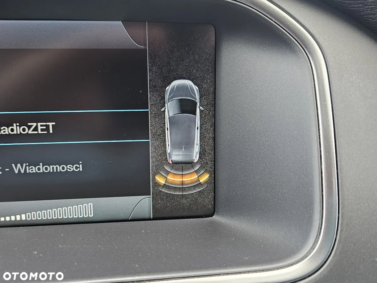Volvo V40 D2 Momentum - 22