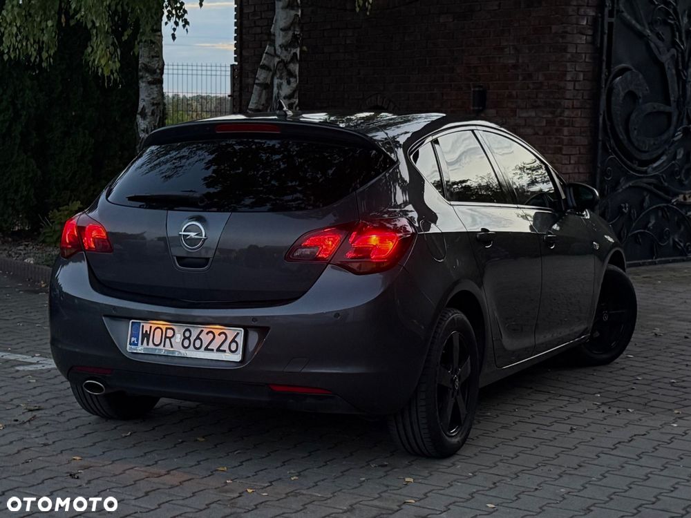 Opel Astra 1.4 T Cosmo - 15