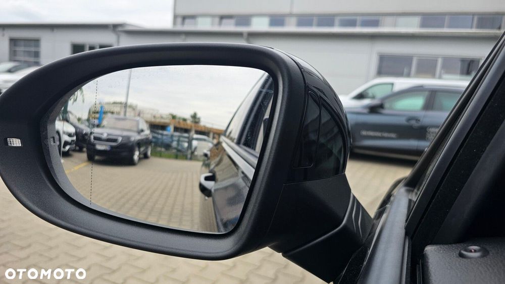 Volkswagen Golf - 33
