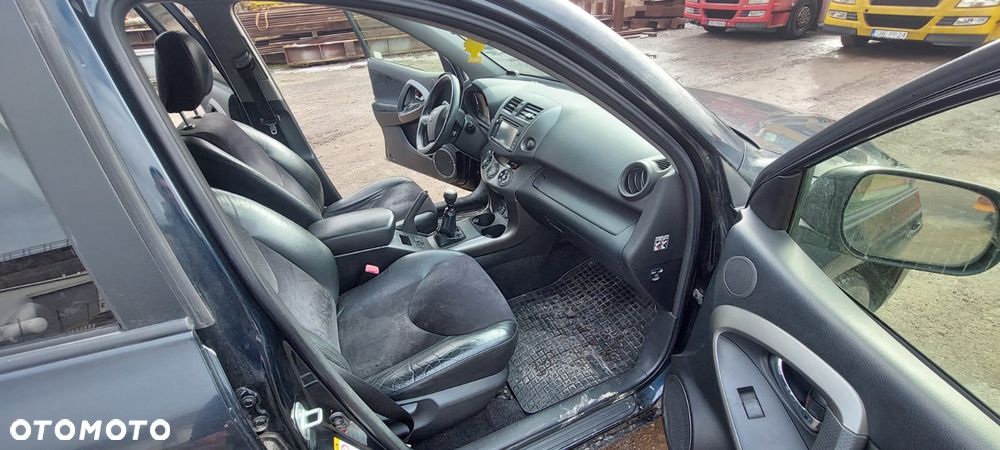 Toyota RAV4 2.0 VVT-i Premium - 6