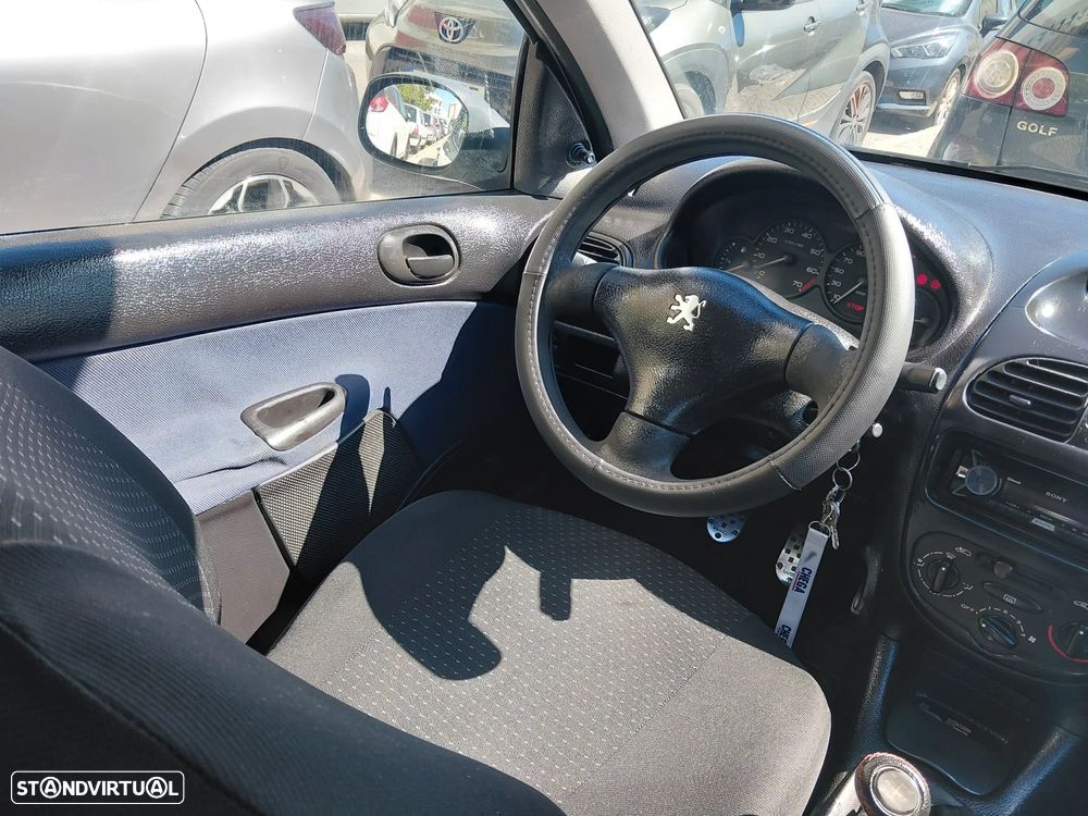 Peugeot 206 1.1 Color Line - 10