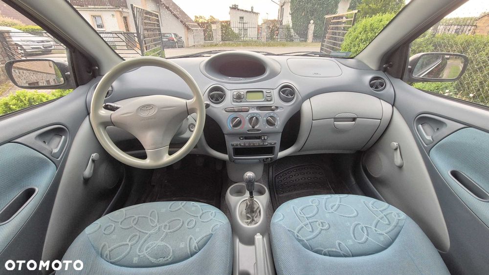Toyota Yaris - 7