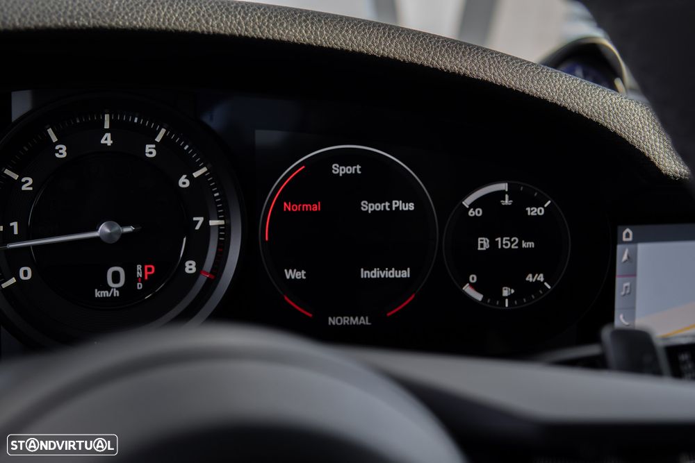 Porsche 911 (992) Carrera PDK - 18