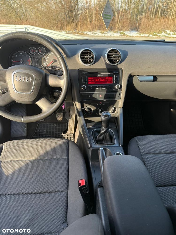 Audi A3 Sportback 1.6 TDI DPF Ambition - 9