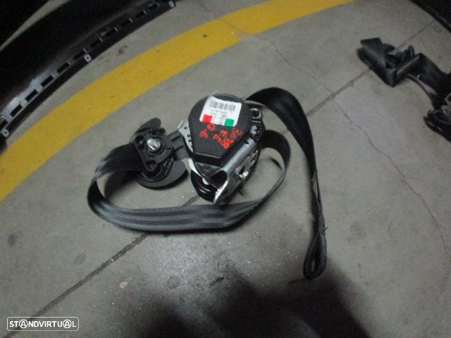 Kit Airbags 5K0880201P81U 5K0880204A 5K1880841D 5C0959655B 1K3857705AA 1K3857706AC 5K0959351  VW GOLF 6 2011 1.4I 80Cv 3P Preto PRETO - 19