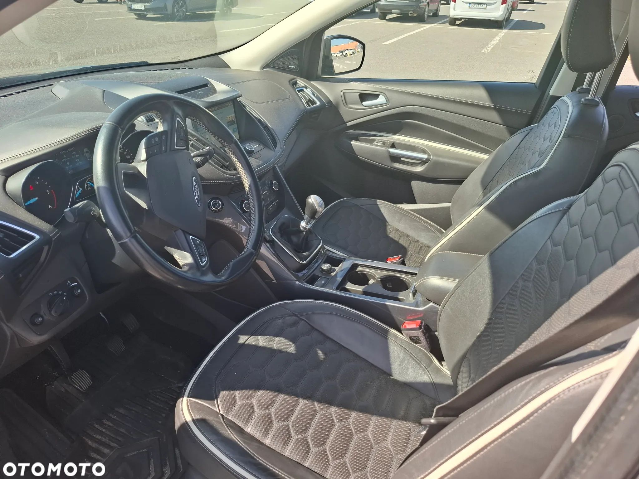 Ford Kuga - 1