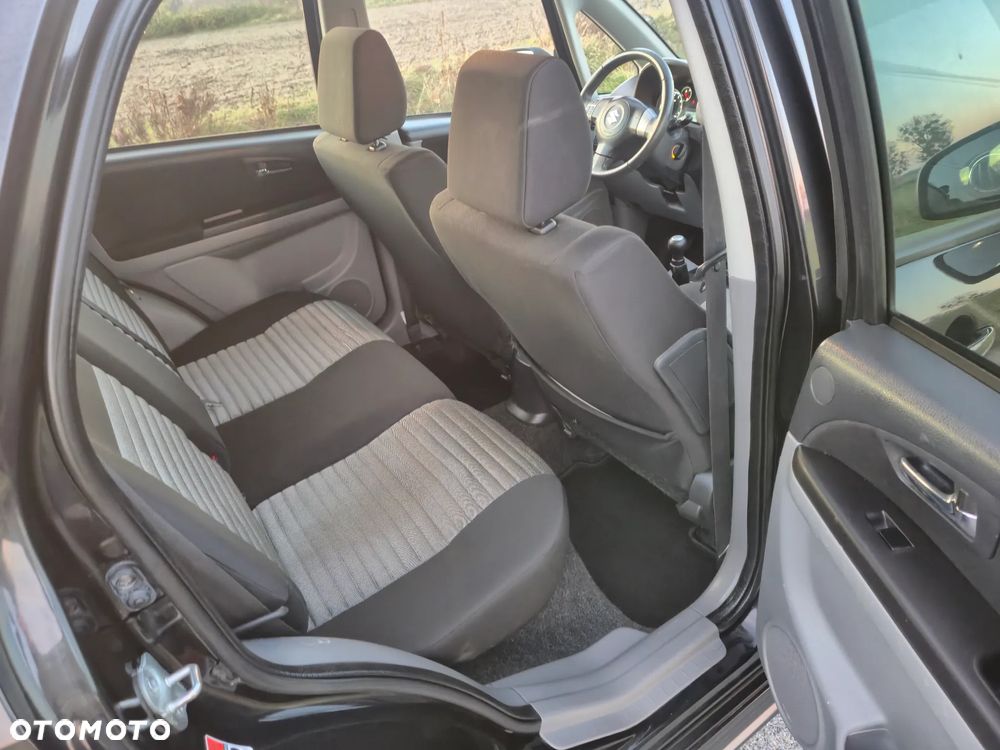 Suzuki SX4 1.6 Premium - 18