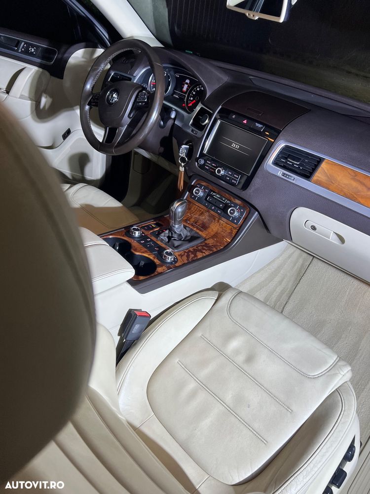 Volkswagen Touareg - 11