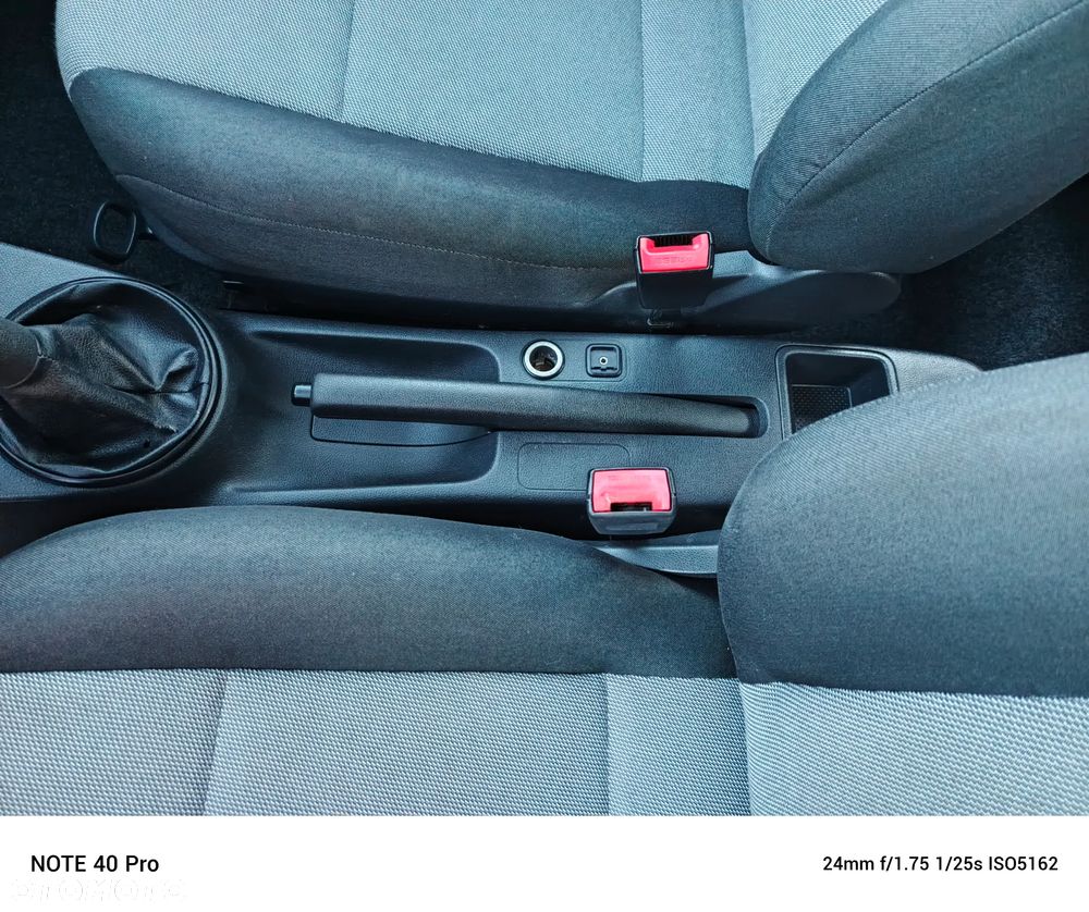 Skoda Fabia 1.2 HTP Active - 22