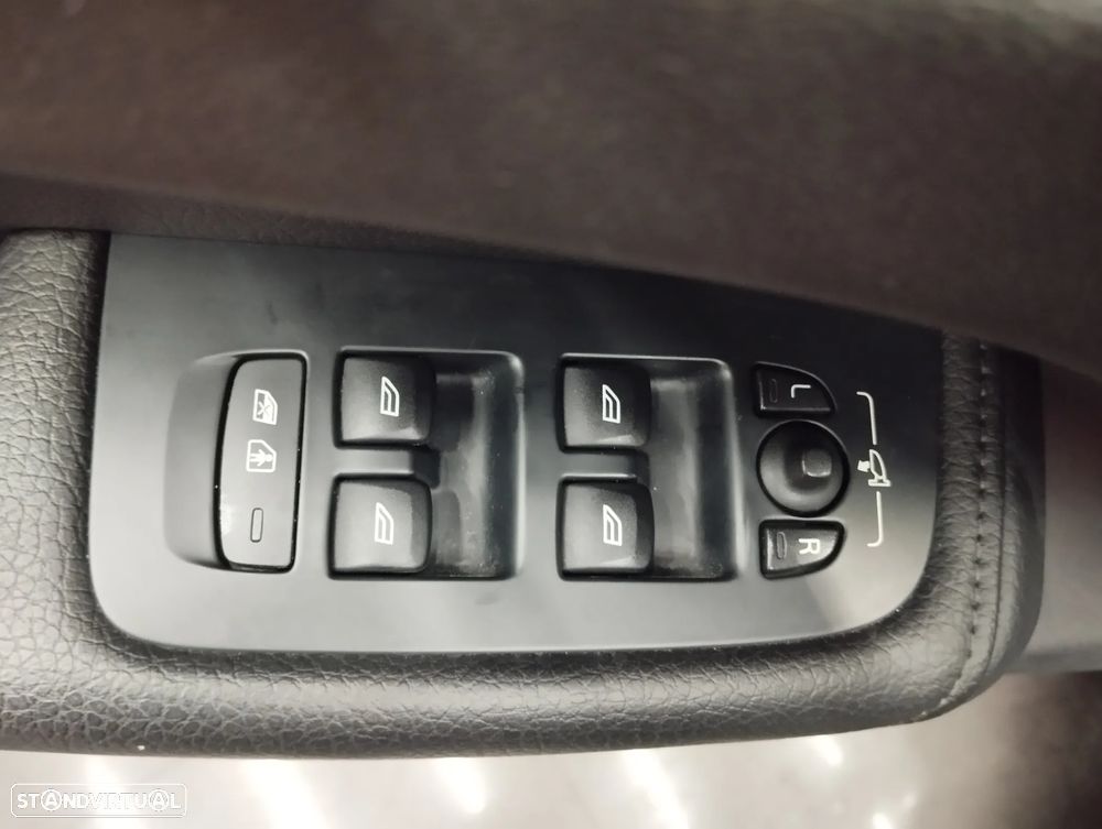Volvo XC 60 2.0 D4 Inscription Geartronic - 22