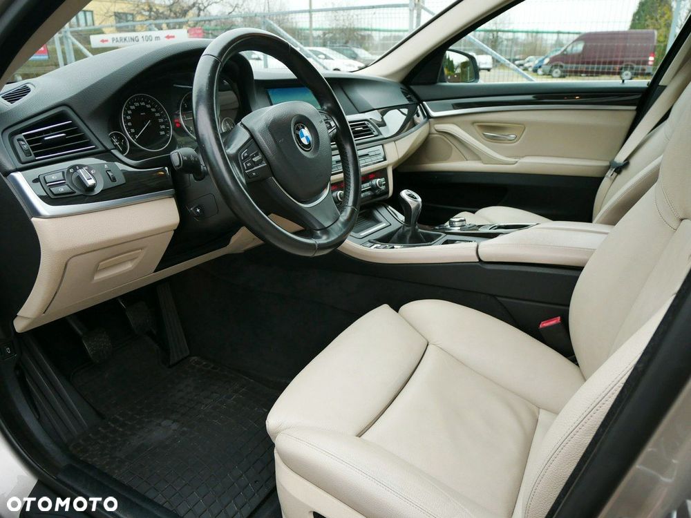 BMW Seria 5 520d Luxury Line - 4