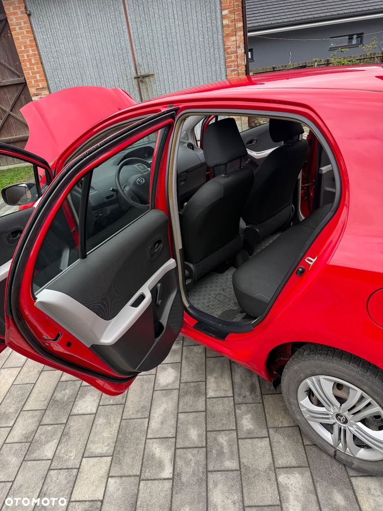Toyota Yaris - 18