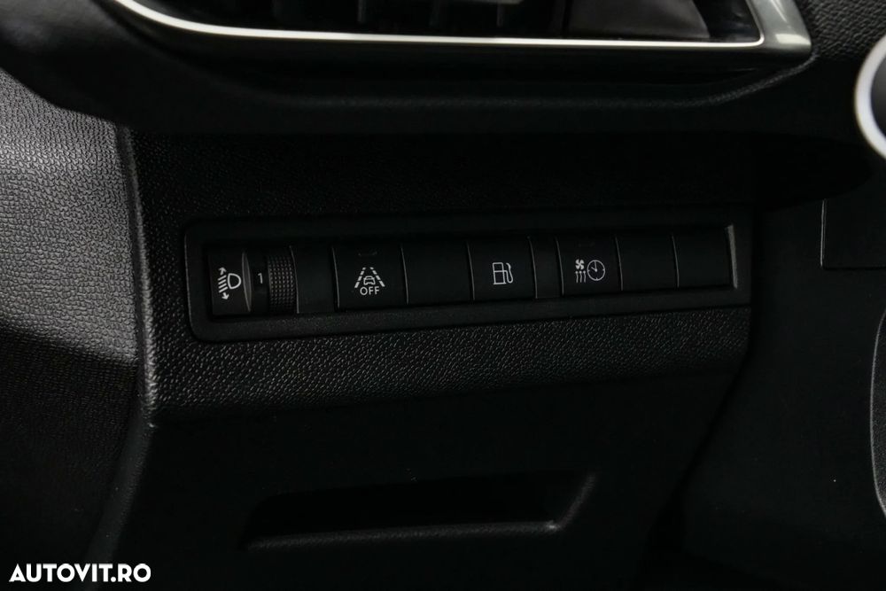 Peugeot 3008 PHEV 180 EAT8 Allure Pack - 24