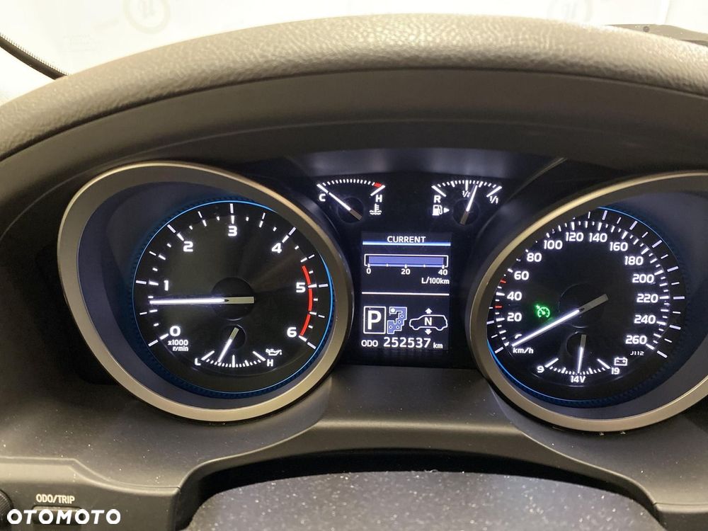 Toyota Land Cruiser - 16