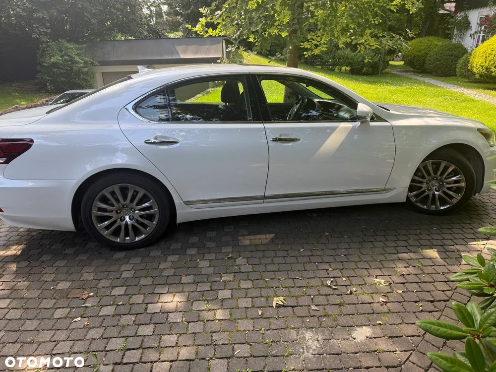 Lexus LS - 6