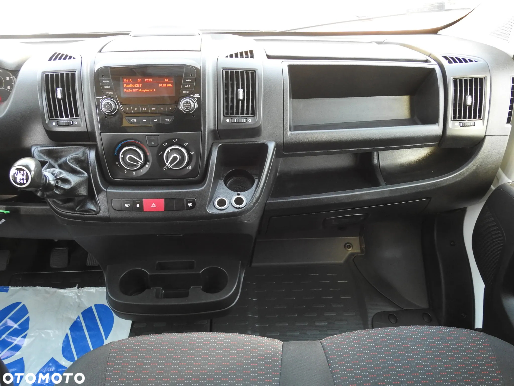Peugeot BOXER SKRZYNIA PODWÓJNA KABINA DOKA 7 MIEJSC KLIMATYZACJA 140KM [ P77198 ] - 27