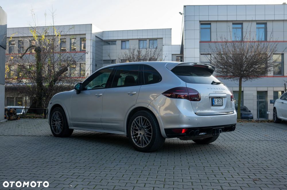 Porsche Cayenne GTS - 5