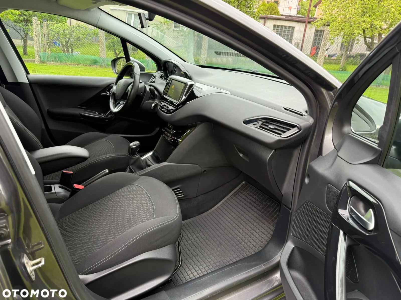 Peugeot 208 1.2 PureTech Style - 9