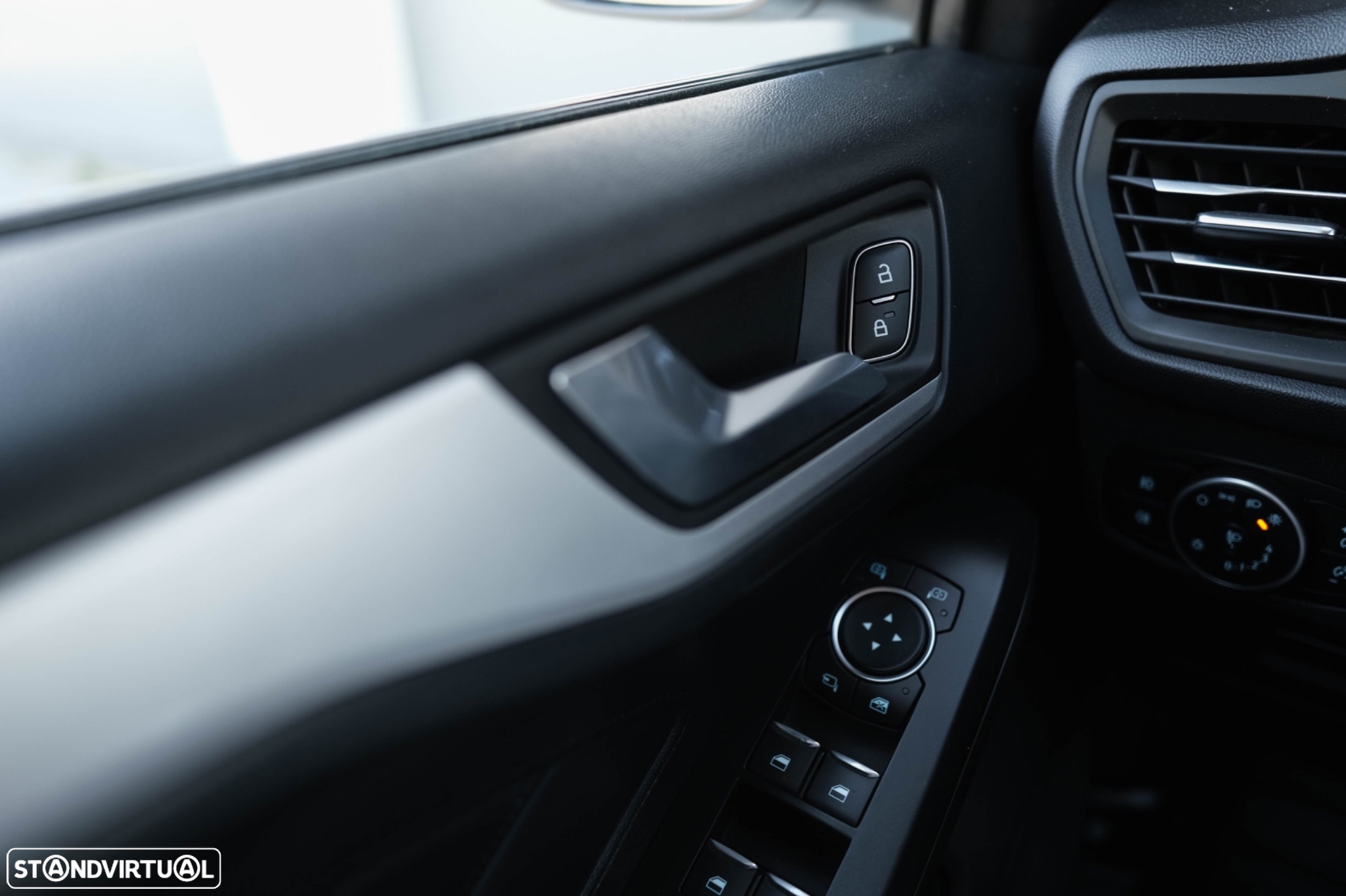 Ford Focus Van - 14