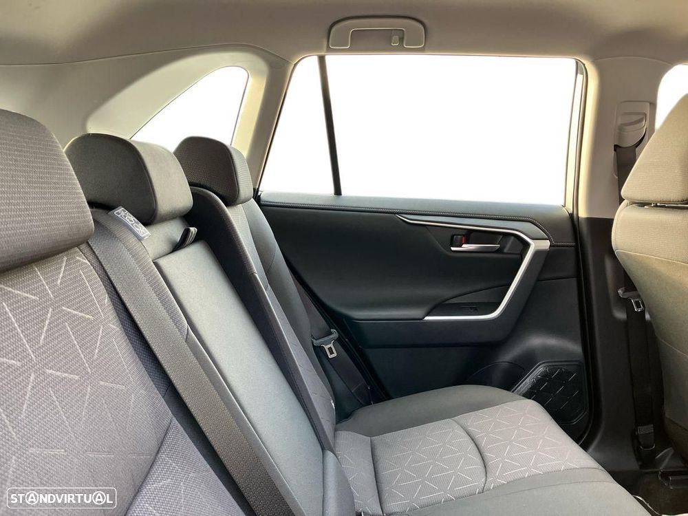 Toyota RAV4 - 8