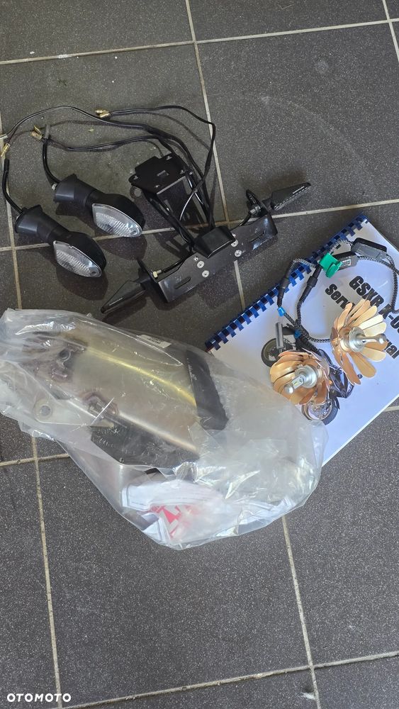 Suzuki GSX 1000 - 16