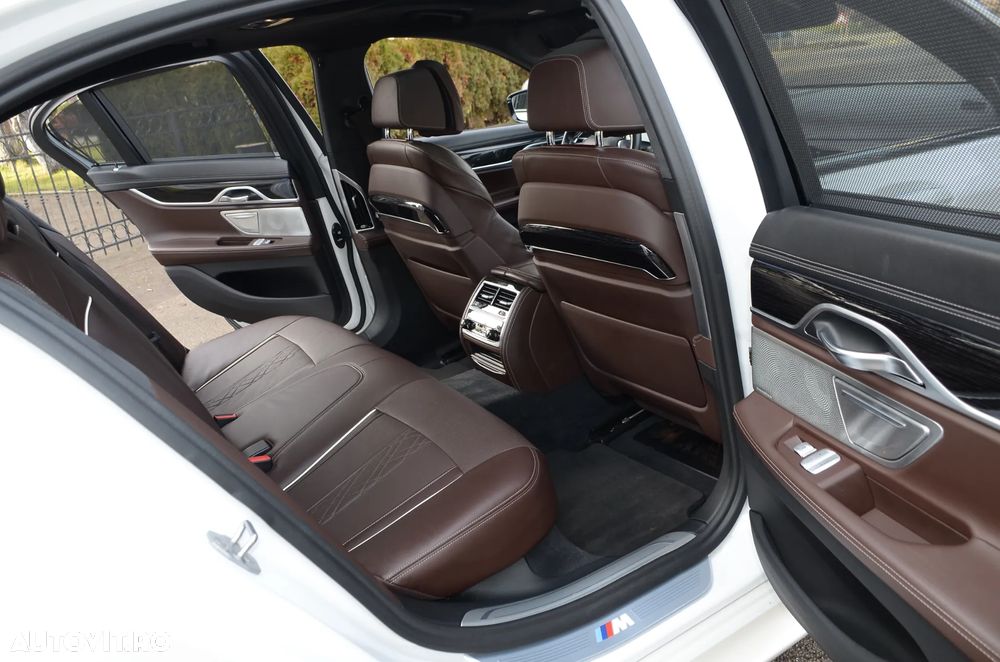 BMW Seria 7 750i xDrive - 15