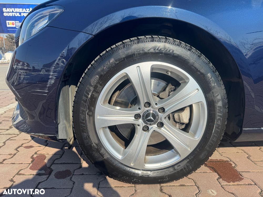 Mercedes-Benz E 220 d 4MATIC Aut. - 31