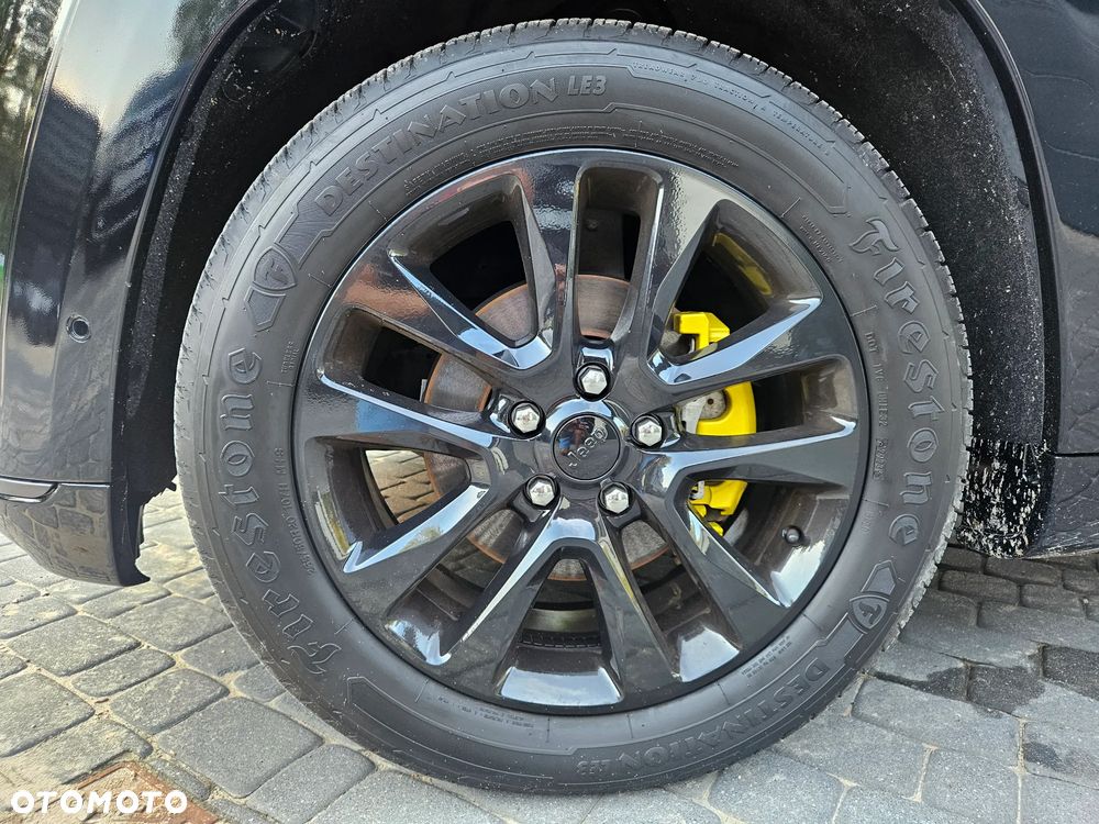 Jeep Grand Cherokee - 11