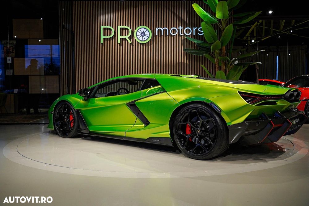 Lamborghini Revuelto - 7