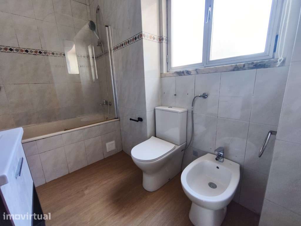 Apartamento T4 para venda com 101 m² de área bruta em Merçês Rio de... - Grande imagem: 5/30