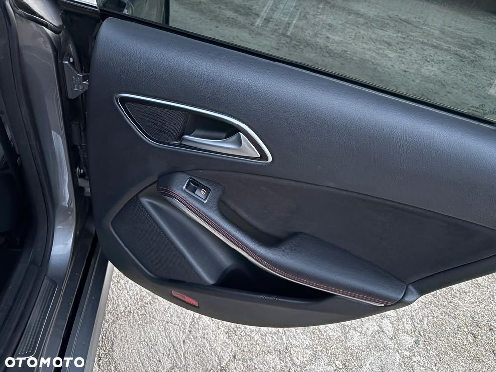 Mercedes-Benz CLA 220 d 7G-DCT AMG Line - 19