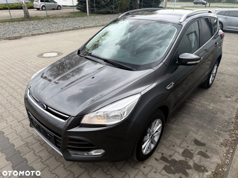 Ford Kuga 1.5 EcoBoost 2x4 Titanium - 16