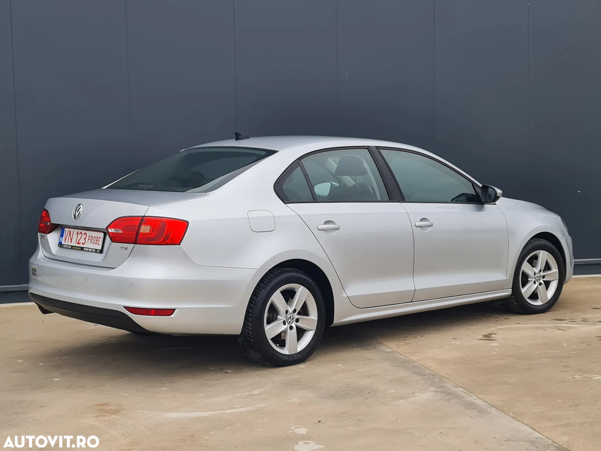 Volkswagen Jetta 1.6 TDI CR DPF Comfortline - 4