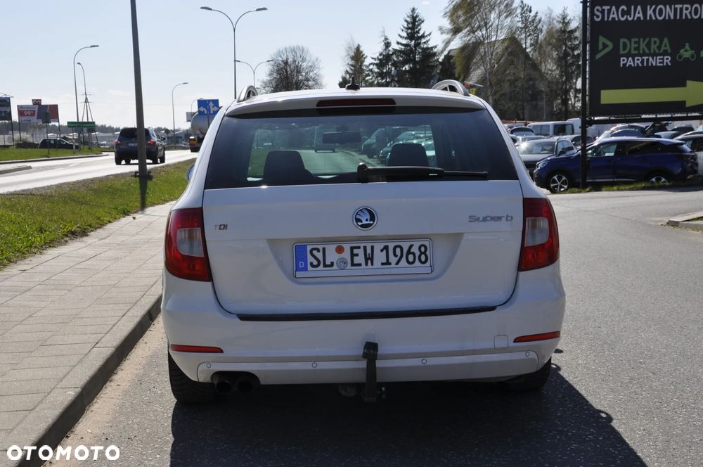 Skoda Superb 2.0 TDI DSG Exclusive - 22