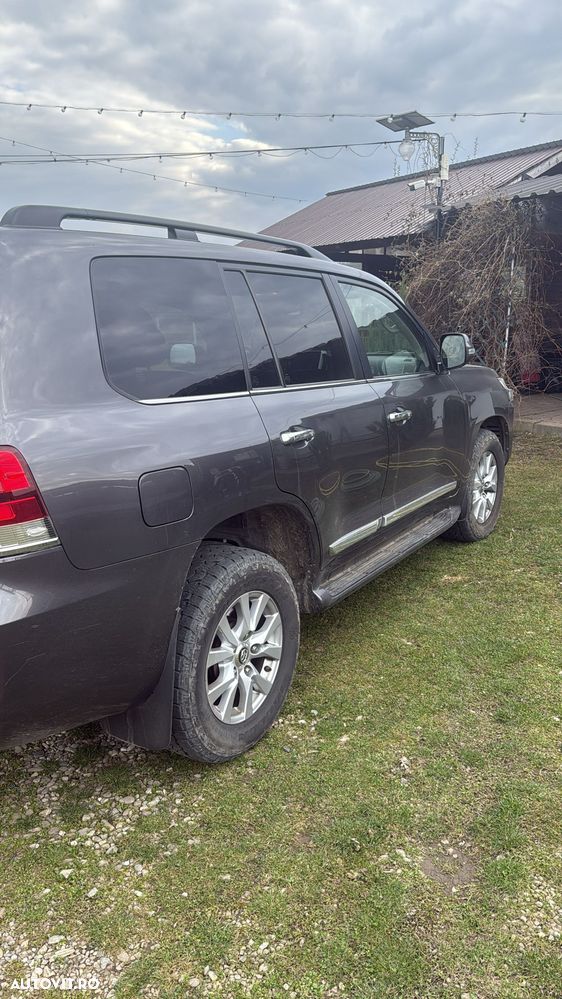 Toyota Land Cruiser 250 - 5