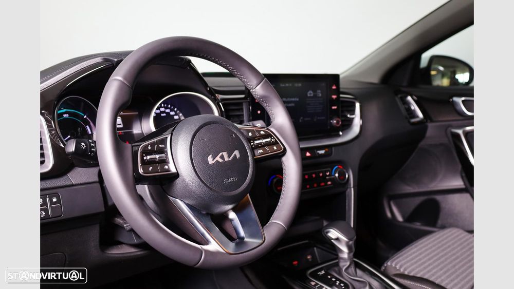 Kia XCeed - 13