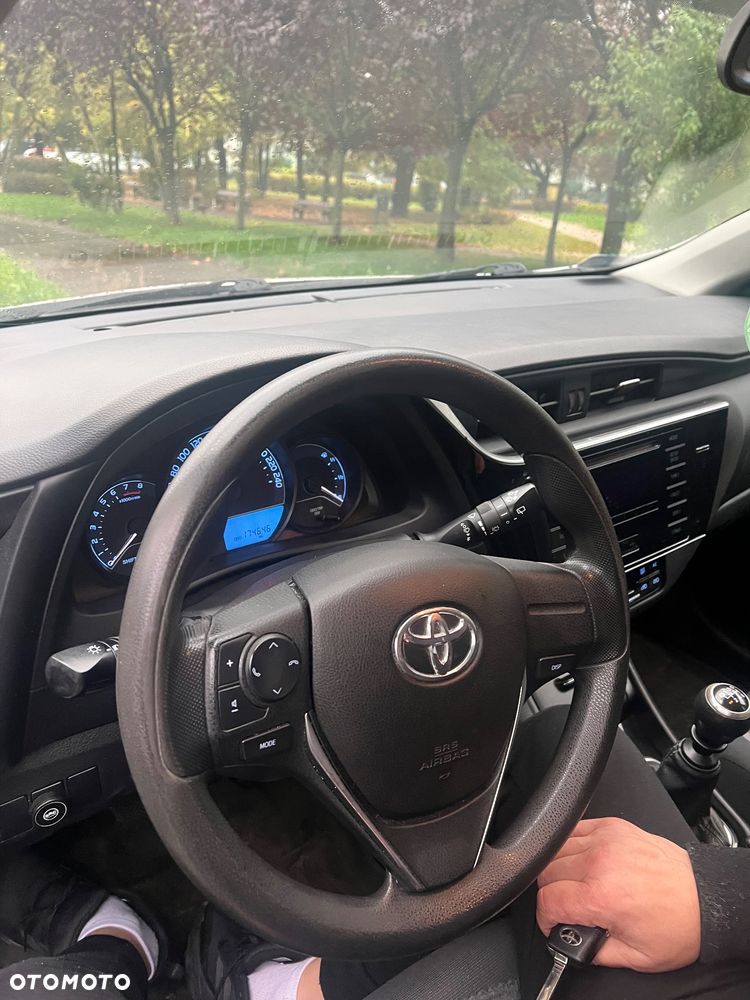 Toyota Auris - 12